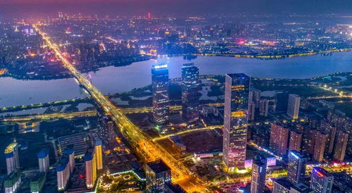 南昌日報(bào) 頭版頭條 高新區(qū)強(qiáng)鏈補(bǔ)鏈促產(chǎn)業(yè)集群量質(zhì)齊升